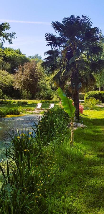 Guégon Le Vieux Moulin Gites - A Charming Stone Cottage With Garden View And Seasonal Pool מראה חיצוני תמונה