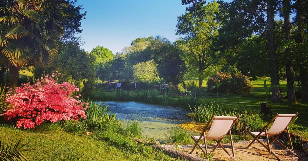 Guégon Le Vieux Moulin Gites - A Charming Stone Cottage With Garden View And Seasonal Pool מראה חיצוני תמונה